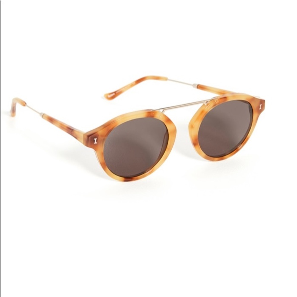 ILLESTEVA Puglia Sunglasses - Amber. BRAND NEW CONDITION